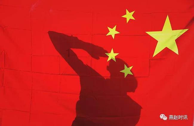 粉白格纹短款上衣半身裙两件套,这样一身又甜又辣的穿搭,你会喜欢吗?-专注分享知识的星球