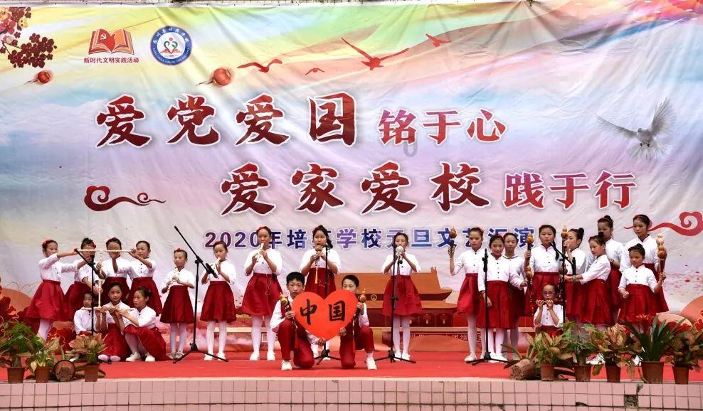 一汽-大众全新迈腾：引领潮流的家族式设计，卓越的动力体验
