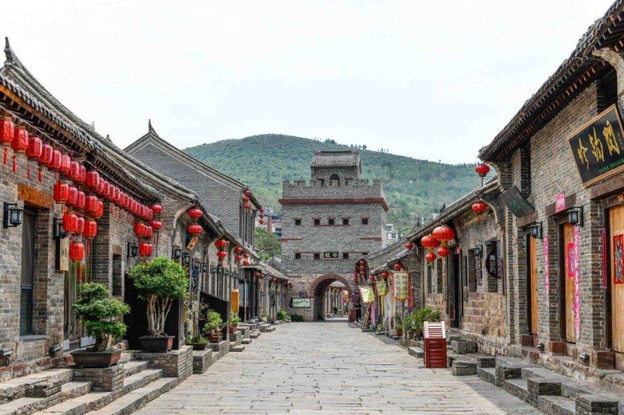 国家金融监督管理总局：2023年发放开发贷款和个人住房贷款合计将近10万亿元